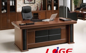 如何保養(yǎng)實木辦公臺？