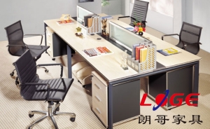 選擇配套辦公家具時(shí)需要注意哪些方面？