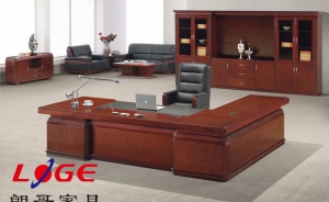 為實木辦公家具打蠟保養(yǎng)時需注意哪些要點？